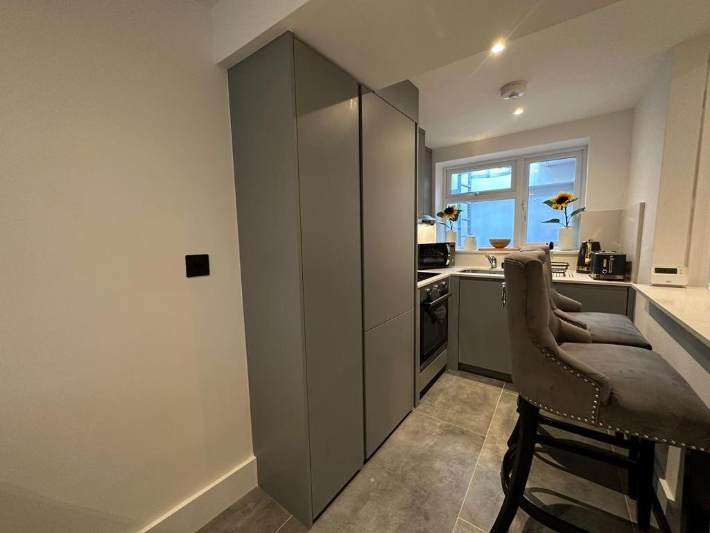 Two Bedroom House In Kilburn Λονδίνο Εξωτερικό φωτογραφία