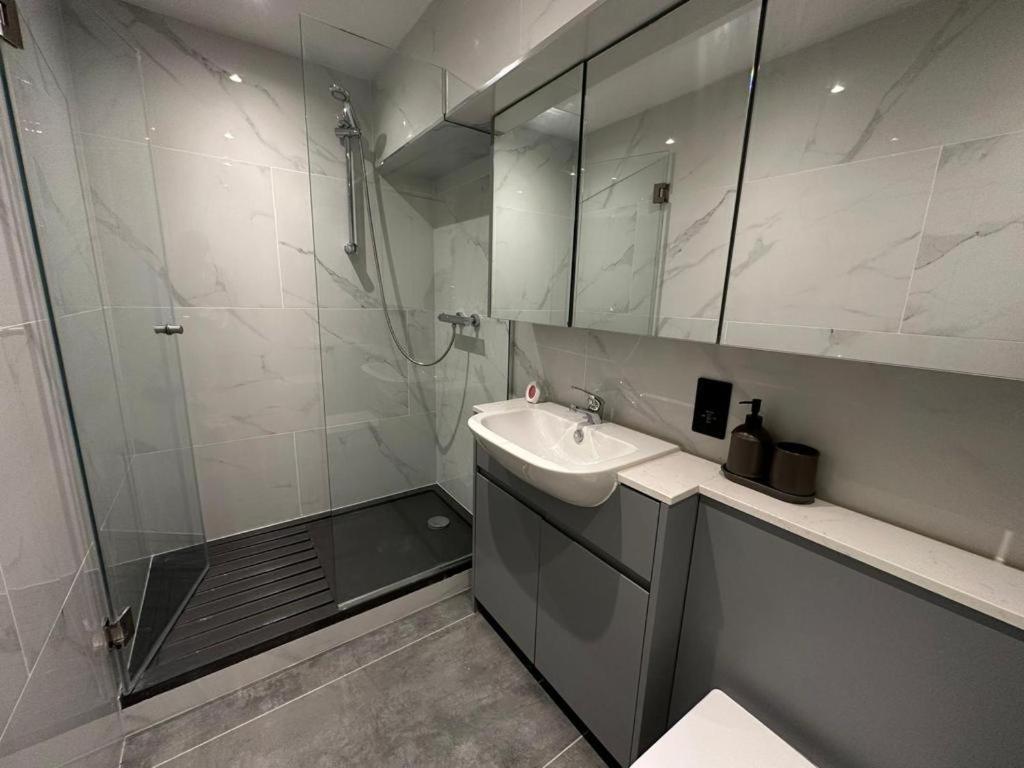 Two Bedroom House In Kilburn Λονδίνο Εξωτερικό φωτογραφία